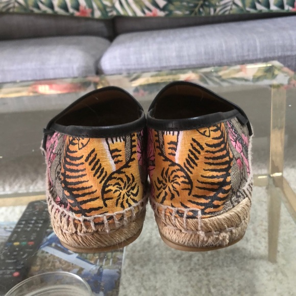 Gucci espradilles with tiger and pink flow… - Picture 4 of 8